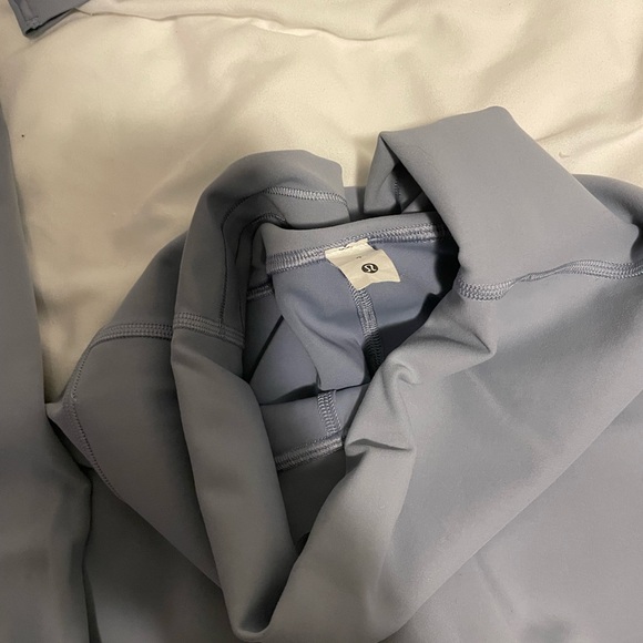 Lululemon Chambray Set EUC Size 4 - Picture 2 of 6